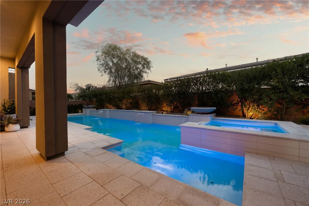 62 Grey Feather, Las Vegas, NV 89135