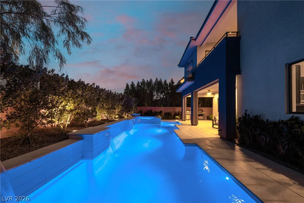 62 Grey Feather, Las Vegas, NV 89135