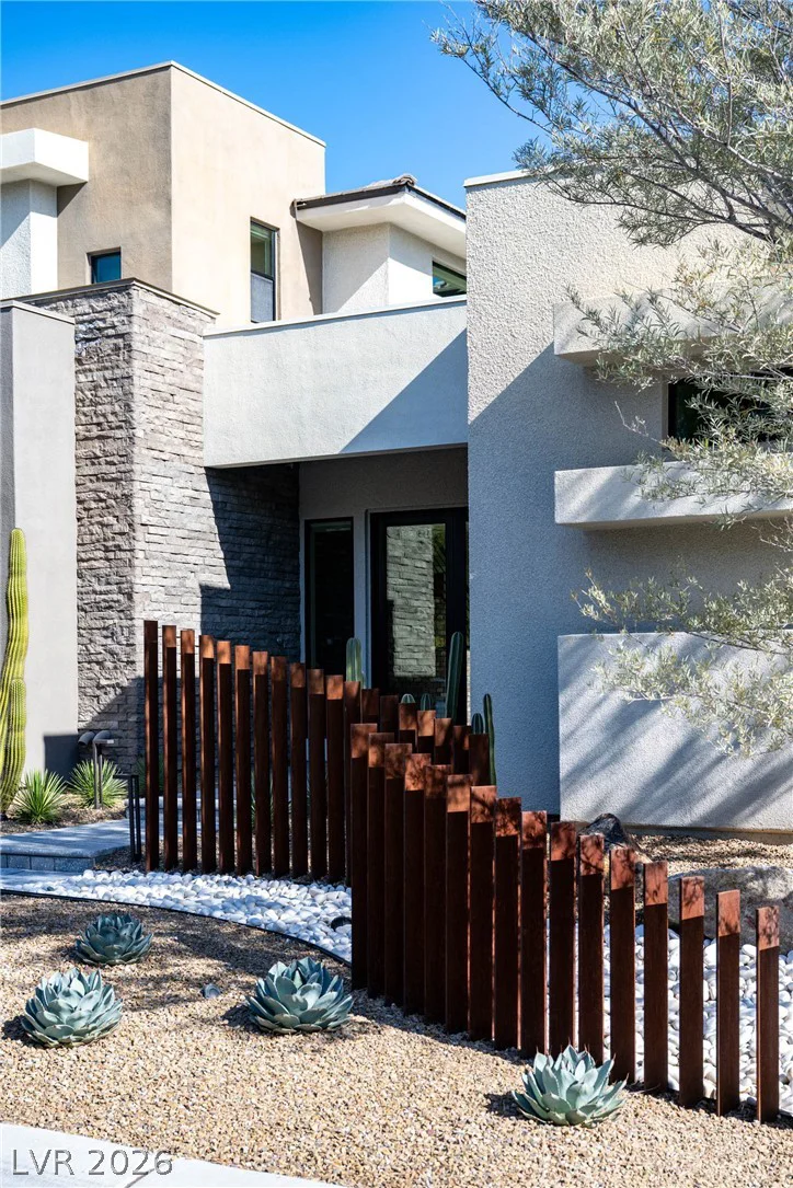 62 Grey Feather, Las Vegas, NV 89135