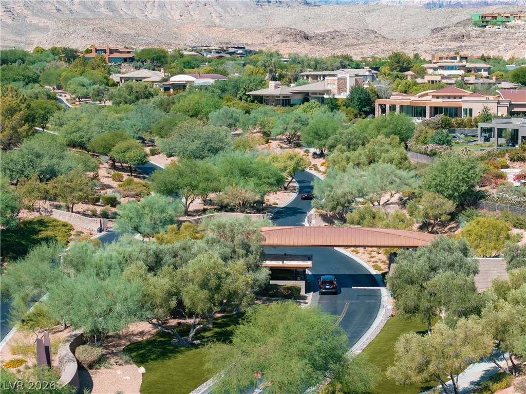 62 Grey Feather, Las Vegas, NV 89135