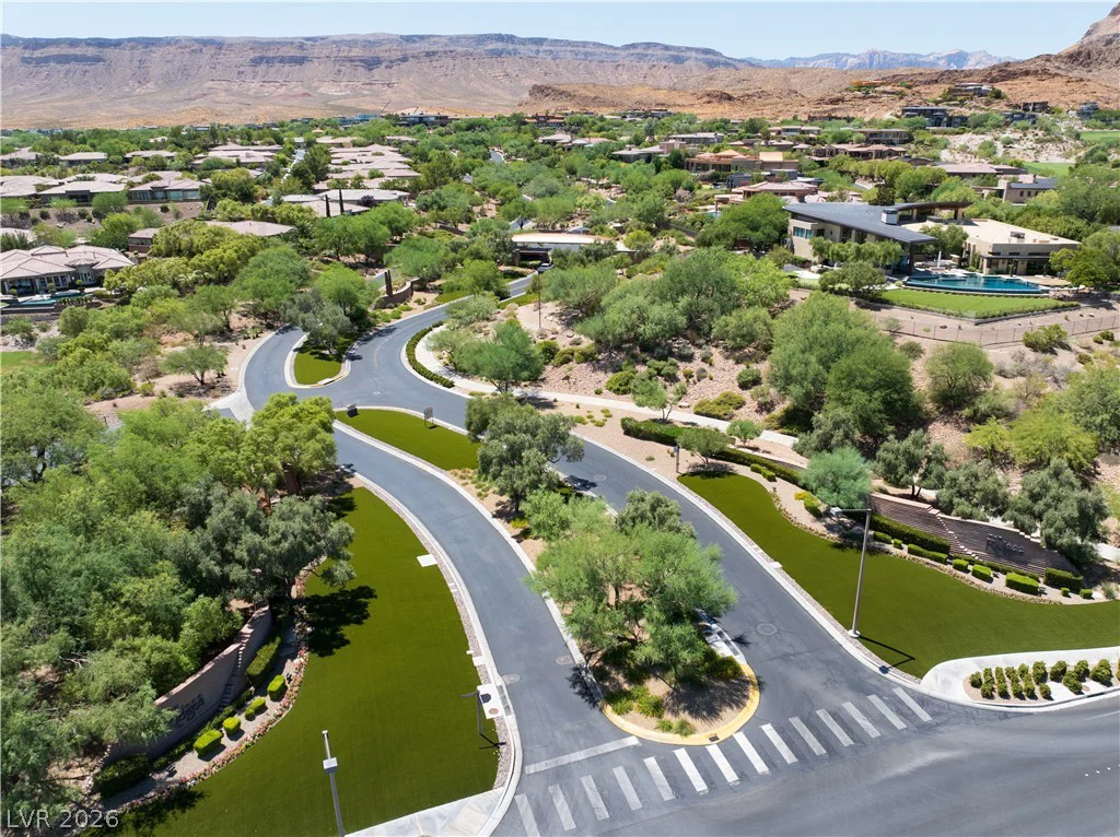 62 Grey Feather, Las Vegas, NV 89135