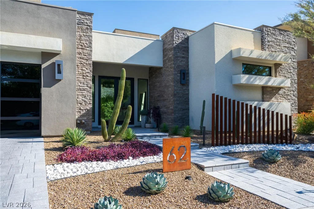 62 Grey Feather, Las Vegas, NV 89135