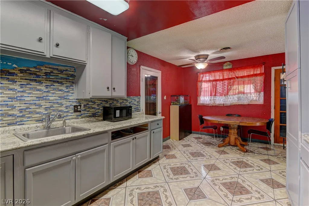 6217 Clarice, Las Vegas, NV 89107