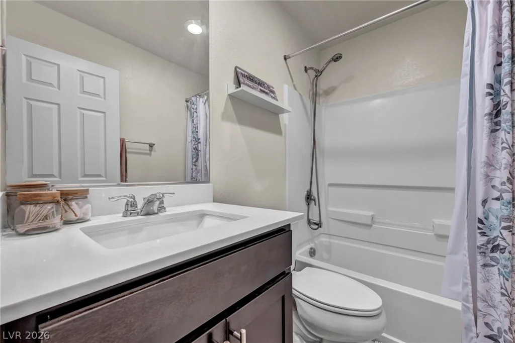 10283 Massachusetts, Las Vegas, NV 89141