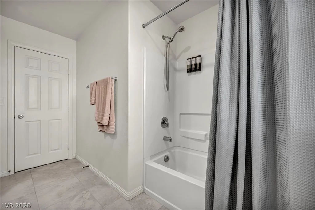 10283 Massachusetts, Las Vegas, NV 89141
