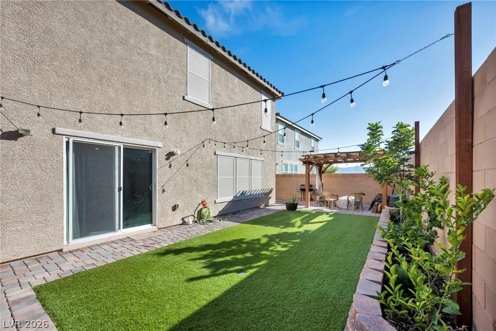 10283 Massachusetts, Las Vegas, NV 89141
