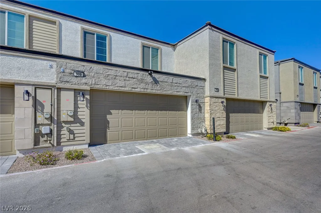 909 Kyanite, Henderson, NV 89011