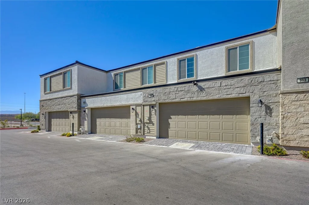 909 Kyanite, Henderson, NV 89011