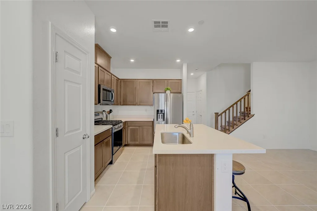 909 Kyanite, Henderson, NV 89011