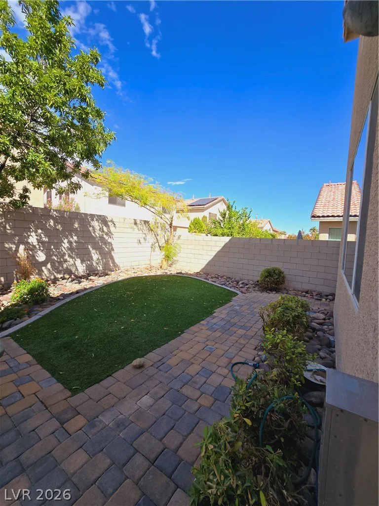 9862 Shadow Grove, Las Vegas, NV 89148