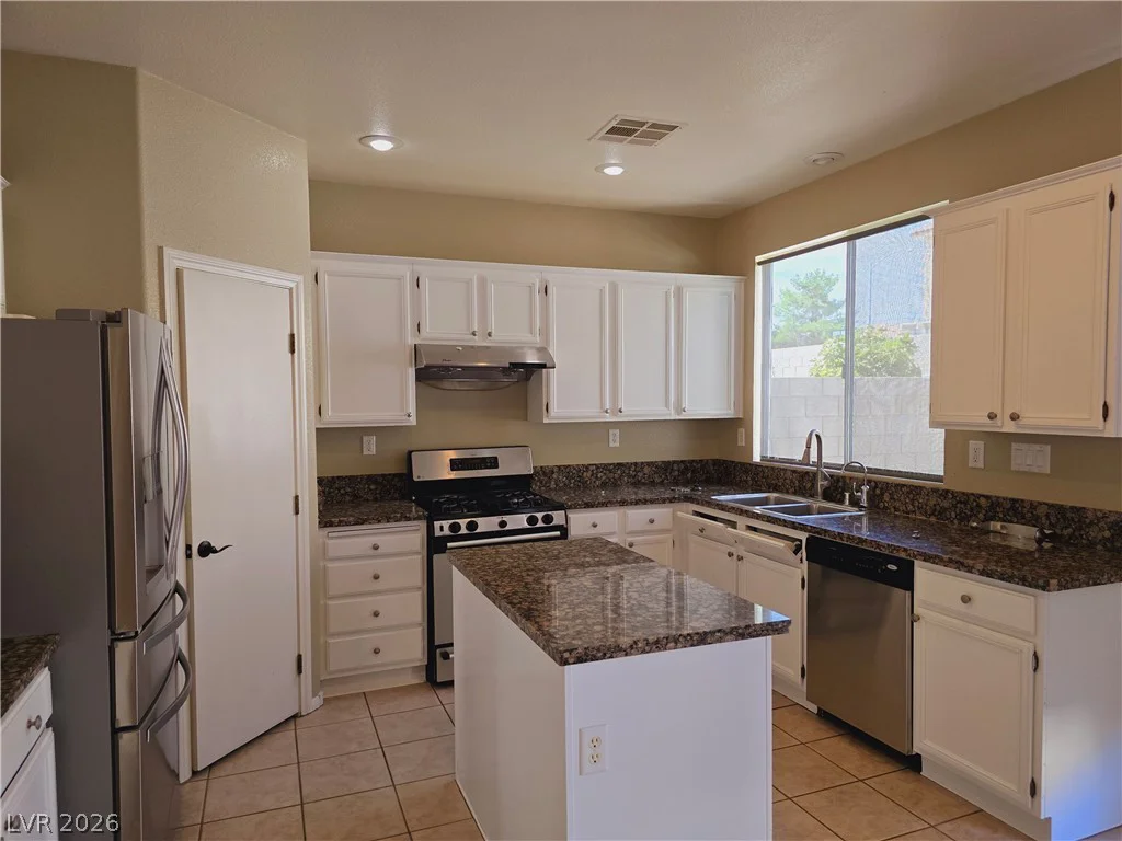 9862 Shadow Grove, Las Vegas, NV 89148