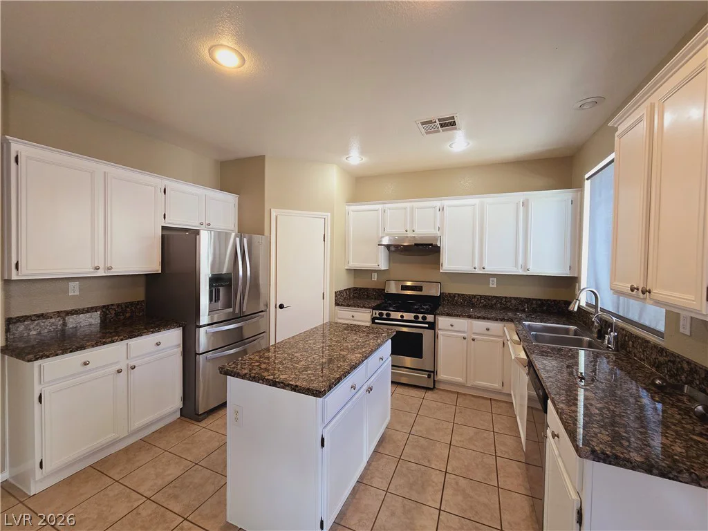 9862 Shadow Grove, Las Vegas, NV 89148