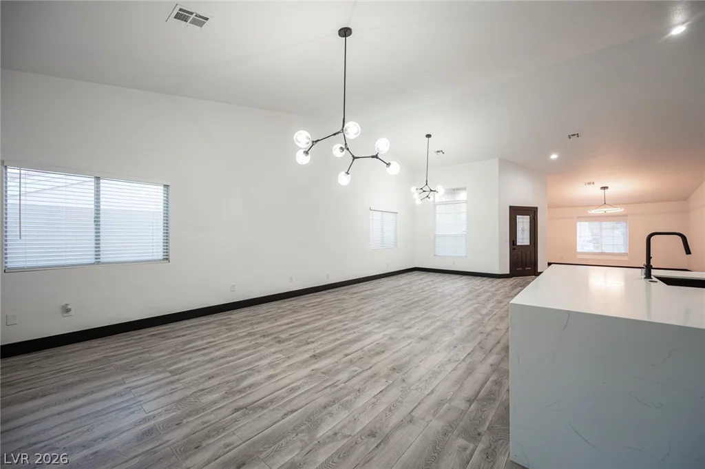 8020 Divernon, Las Vegas, NV 89149
