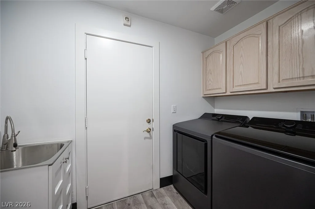 8020 Divernon, Las Vegas, NV 89149