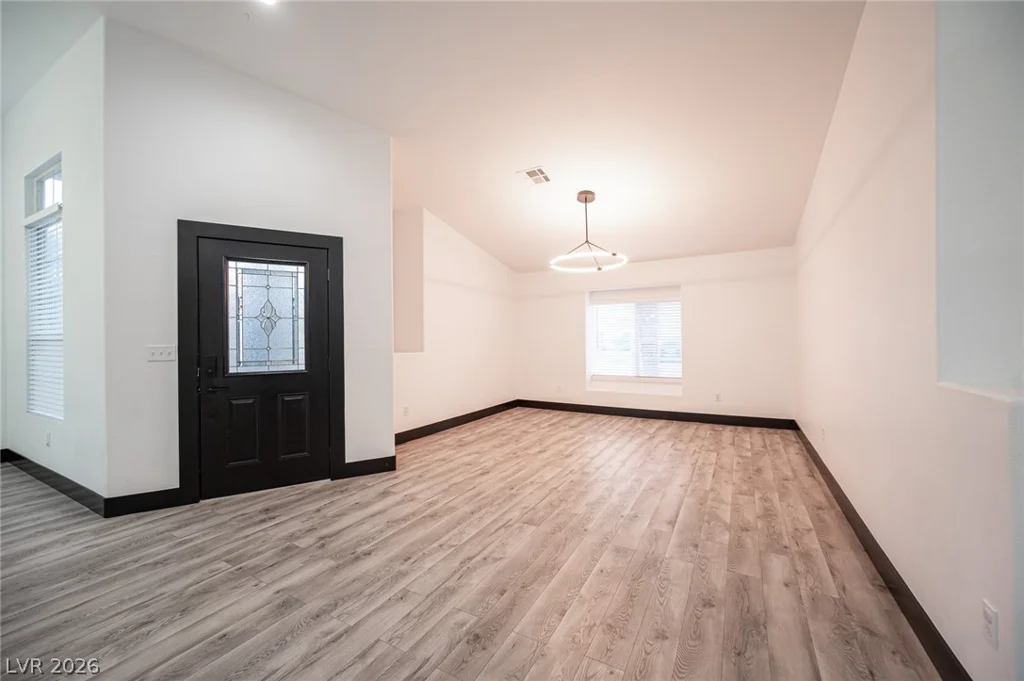 8020 Divernon, Las Vegas, NV 89149