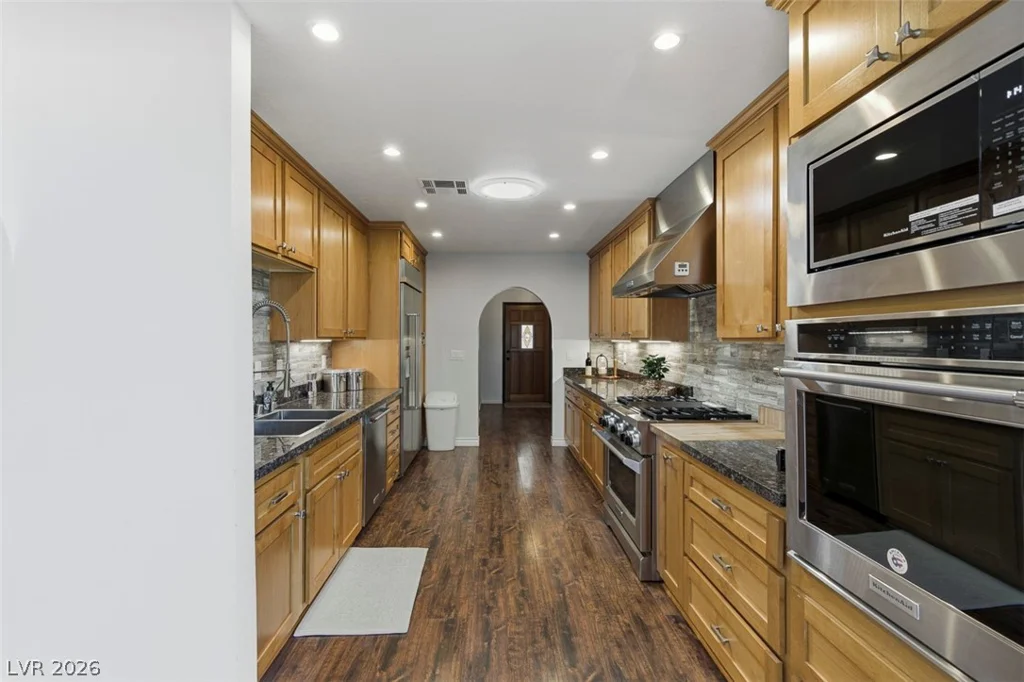 1558 Duneville, Las Vegas, NV 89146