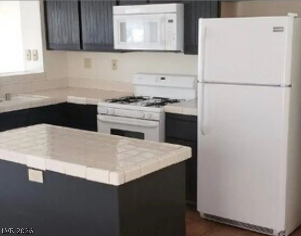 2604 Golden Sands, Las Vegas, NV 89128