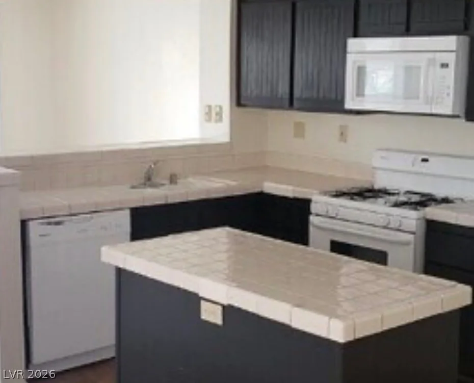 2604 Golden Sands, Las Vegas, NV 89128
