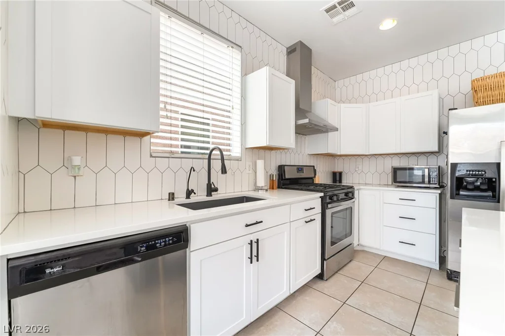 7403 Benlomond, Las Vegas, NV 89179