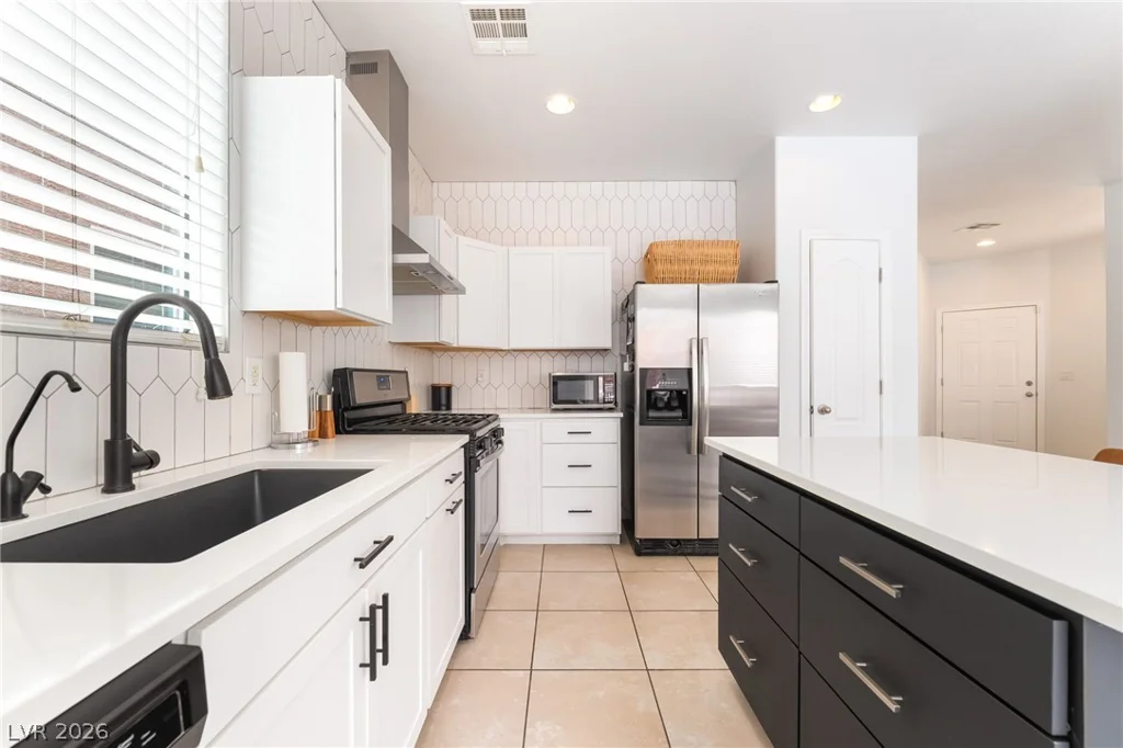 7403 Benlomond, Las Vegas, NV 89179