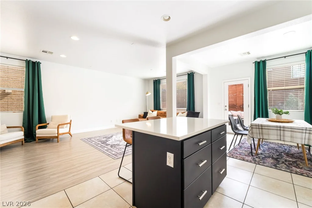 7403 Benlomond, Las Vegas, NV 89179