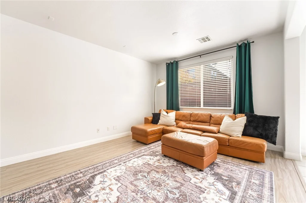 7403 Benlomond, Las Vegas, NV 89179