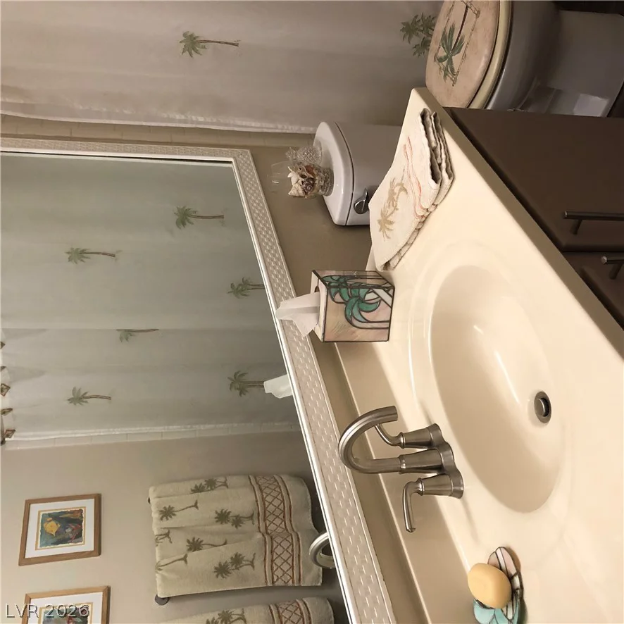 7803 Foxwood, Las Vegas, NV 89145