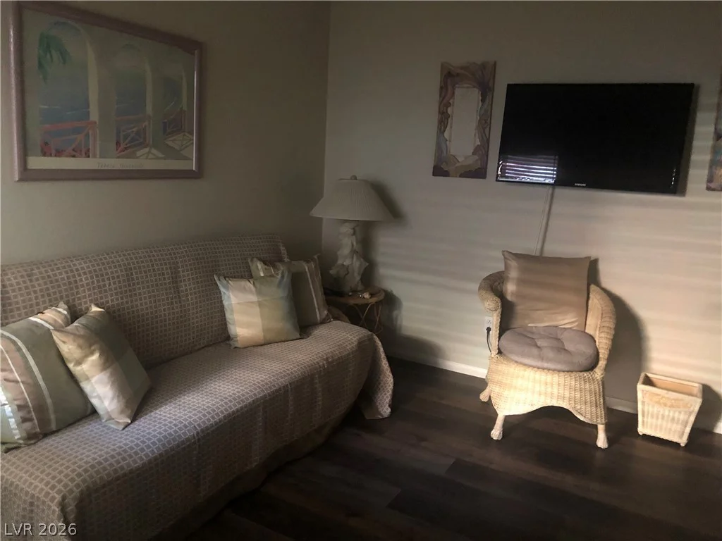 7803 Foxwood, Las Vegas, NV 89145