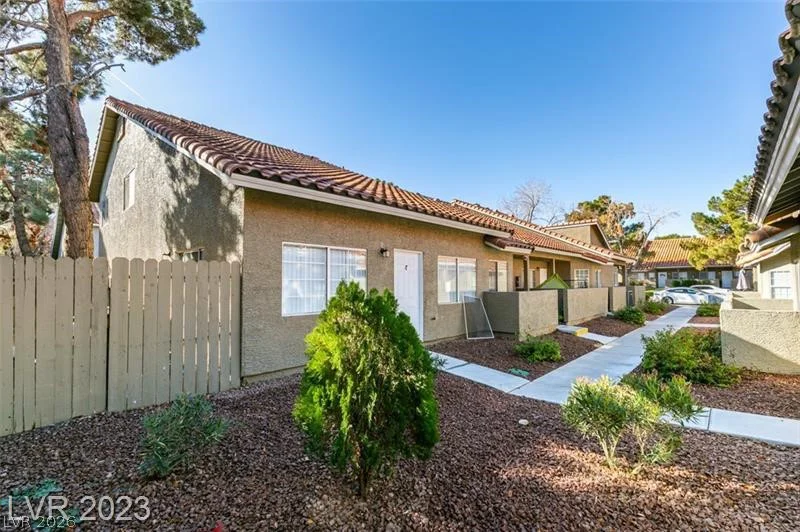 1308 Sunblossom, Las Vegas, NV 89128