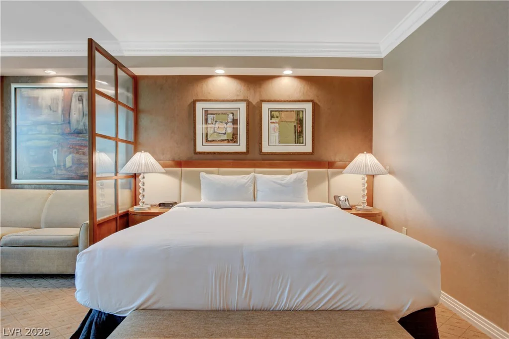 135 Harmon, Las Vegas, NV 89109
