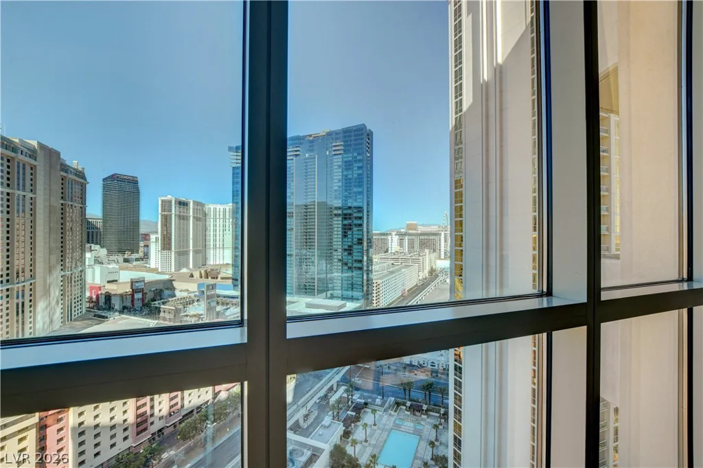 135 Harmon, Las Vegas, NV 89109