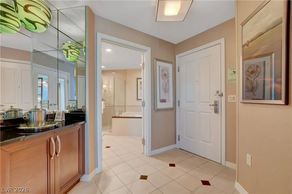 135 Harmon, Las Vegas, NV 89109