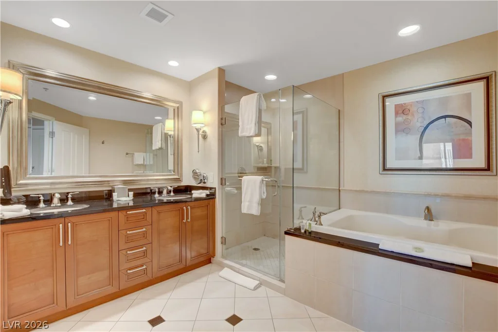 135 Harmon, Las Vegas, NV 89109