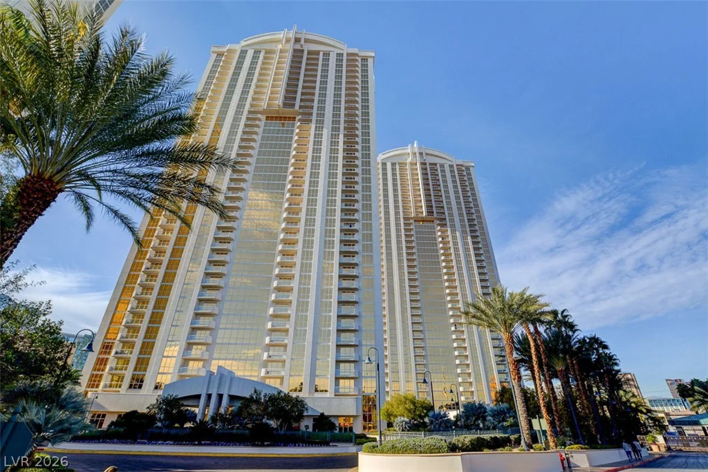 135 Harmon, Las Vegas, NV 89109