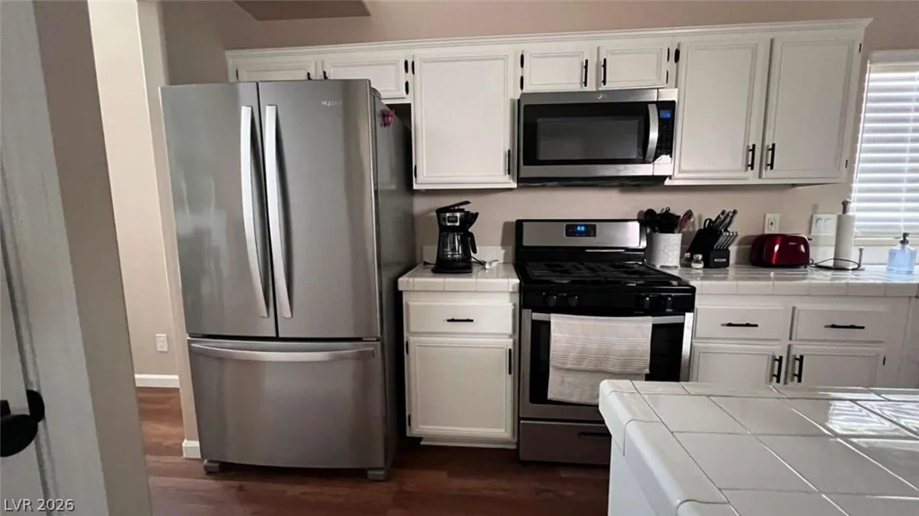 2111 Akamine, North Las Vegas, NV 89031