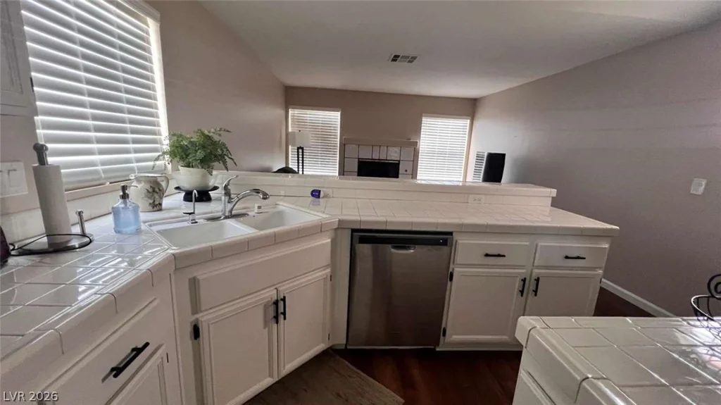 2111 Akamine, North Las Vegas, NV 89031