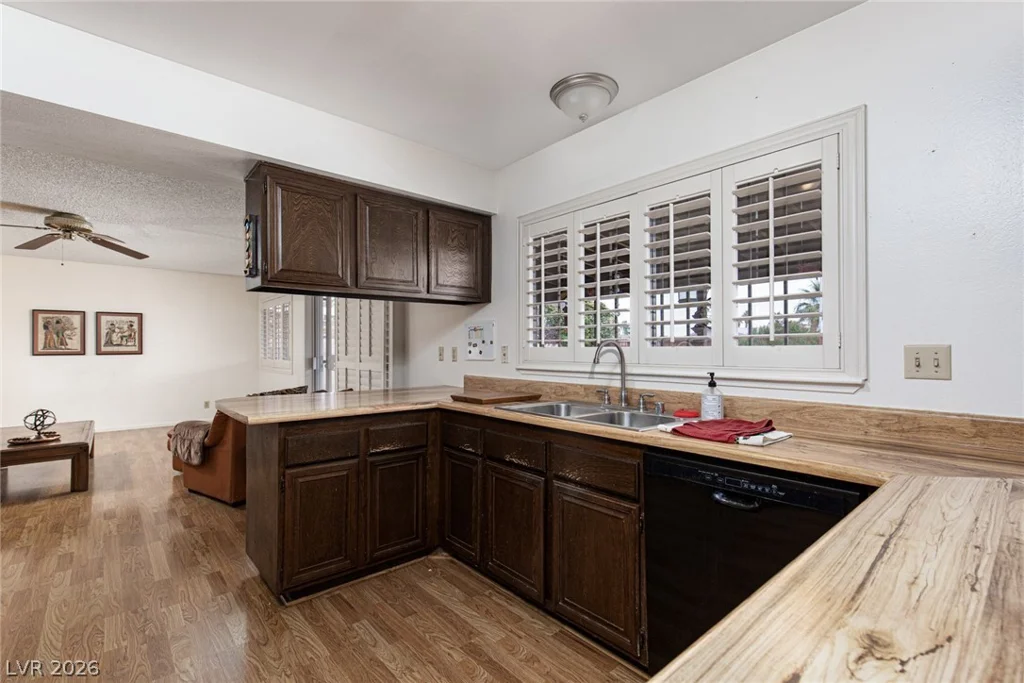 4470 Cranbrook, Las Vegas, NV 89103