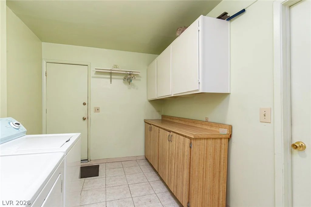 4470 Cranbrook, Las Vegas, NV 89103