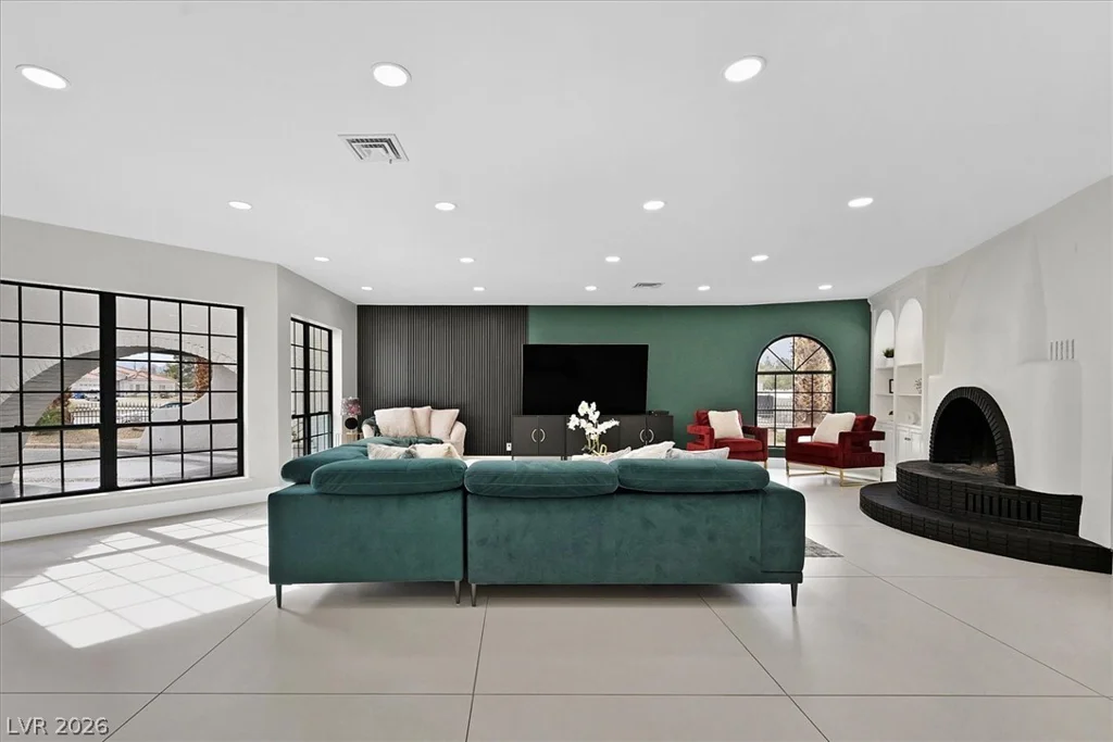 5775 Darby, Las Vegas, NV 89146