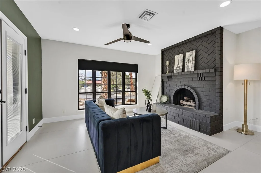 5775 Darby, Las Vegas, NV 89146