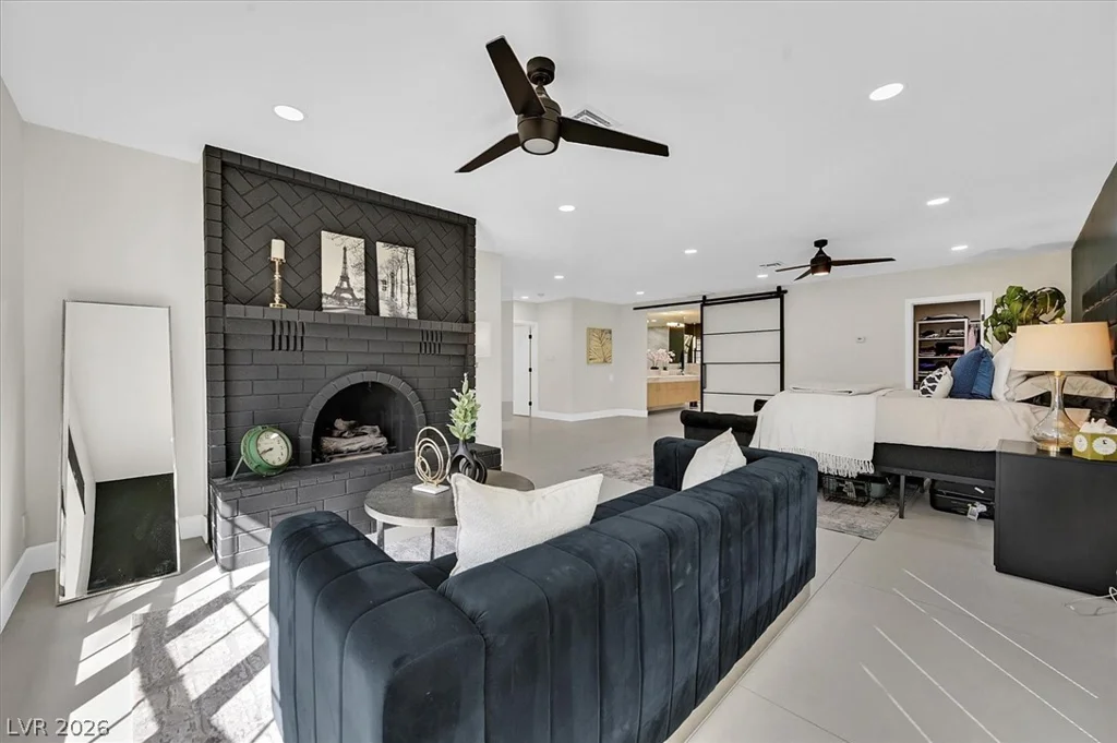 5775 Darby, Las Vegas, NV 89146
