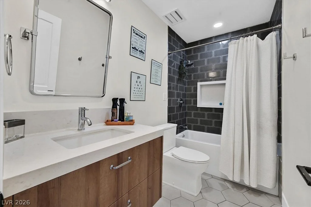 5775 Darby, Las Vegas, NV 89146