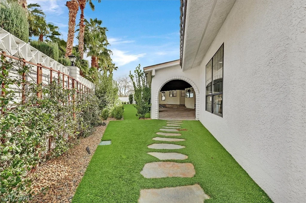 5775 Darby, Las Vegas, NV 89146