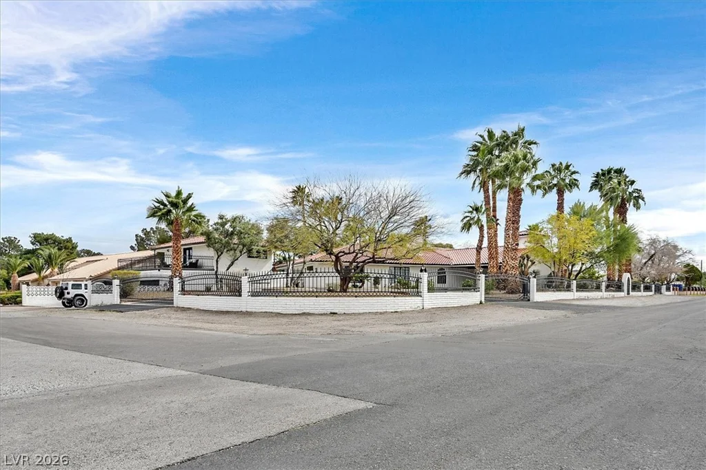 5775 Darby, Las Vegas, NV 89146