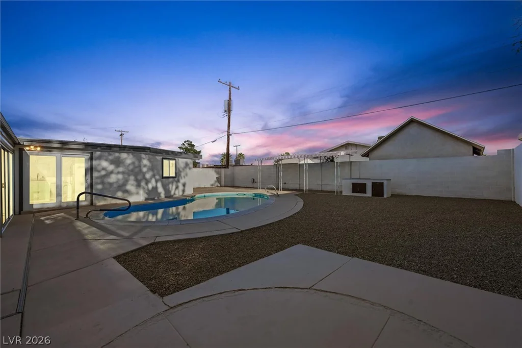 4315 Ridgedale, Las Vegas, NV 89121