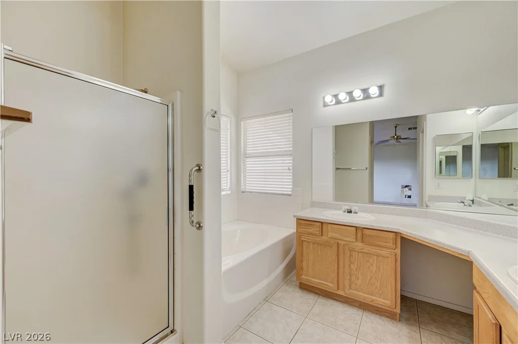 3900 Golden Glaze, Las Vegas, NV 89129