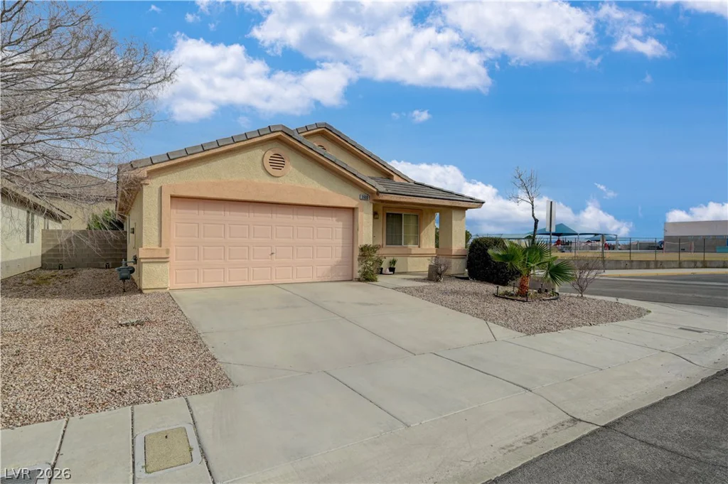 3900 Golden Glaze, Las Vegas, NV 89129