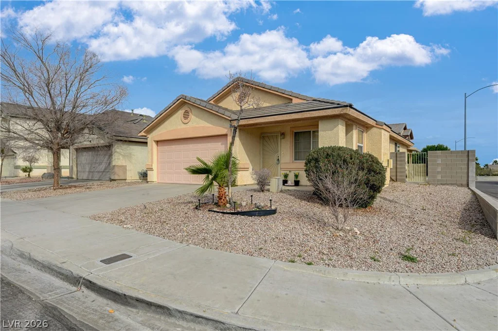 3900 Golden Glaze, Las Vegas, NV 89129