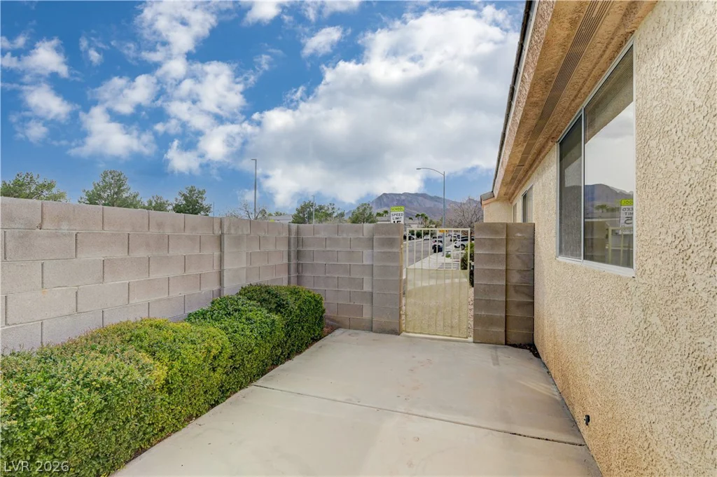 3900 Golden Glaze, Las Vegas, NV 89129
