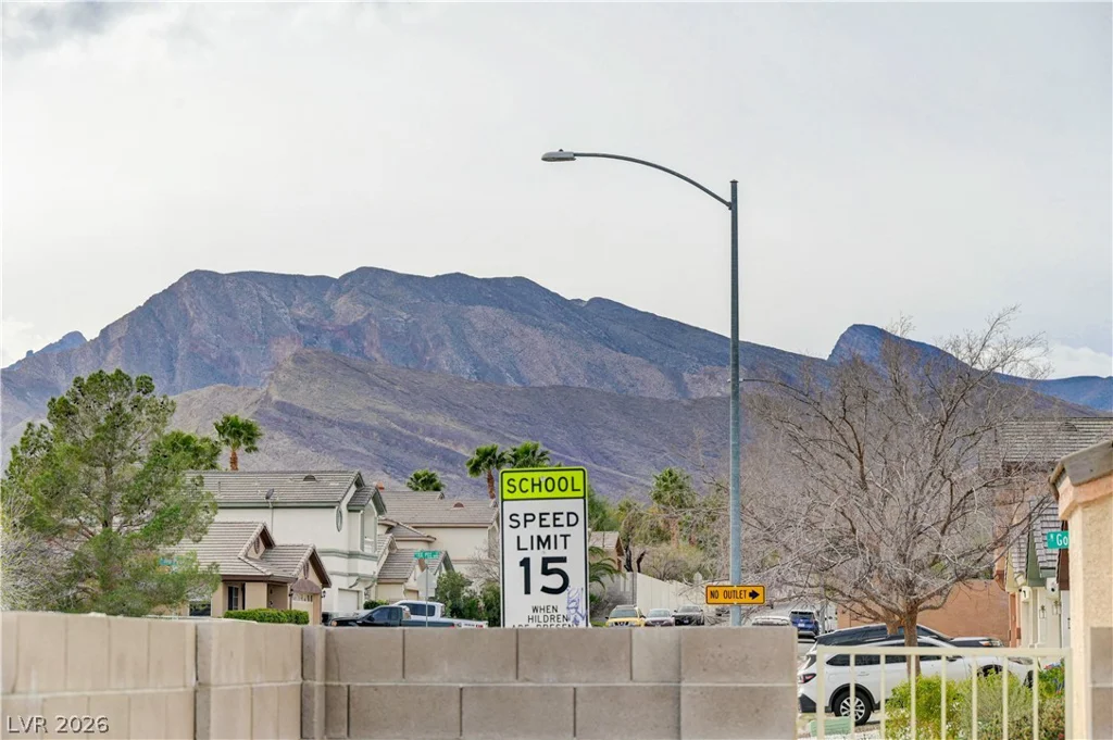 3900 Golden Glaze, Las Vegas, NV 89129